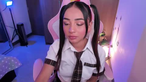 mia  nicolle online show from January 18, 2:31 am