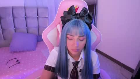 Snapshot of miaa_06 chatting on September 21, 4:05 am mia  nicolle online show from September 21, 4:05 am