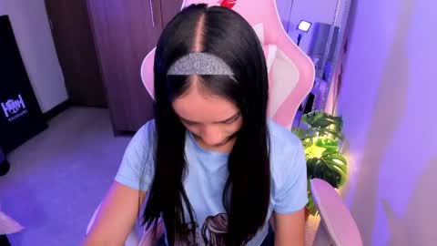 mia  nicolle online show from April 16, 2:33 am