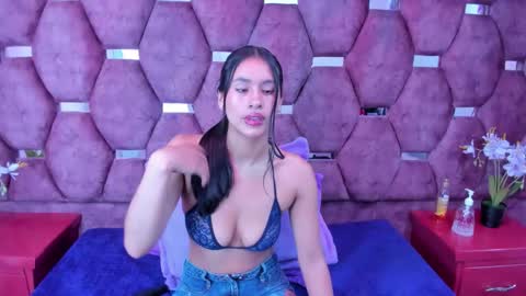miaa_davis_ online show from December 19, 3:02 am