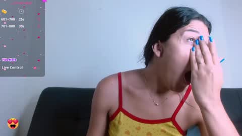 Mia online show from January 28, 9:19 am