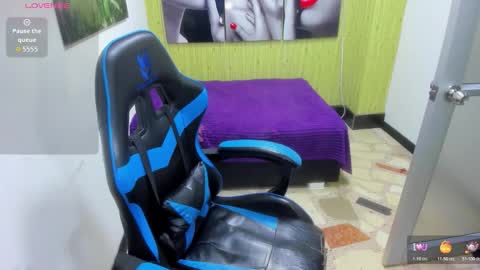       online show from November 29, 3:52 pm