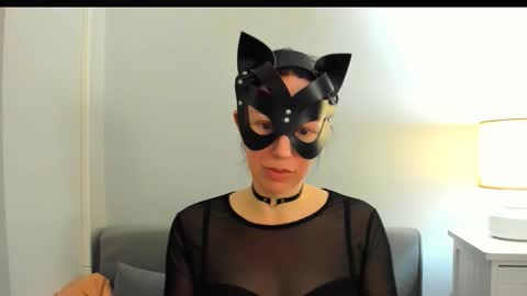 Mia online show from February 27, 6:55 pm