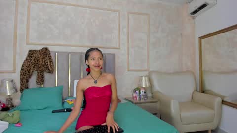 Miaasummer online show from May 5, 11:49 am