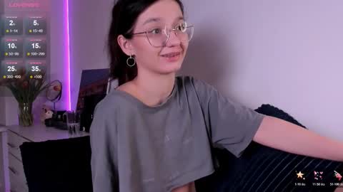 mia online show from March 8, 2:04 am