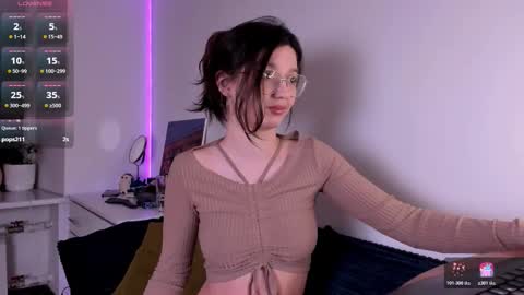 mia online show from February 4, 11:41 pm