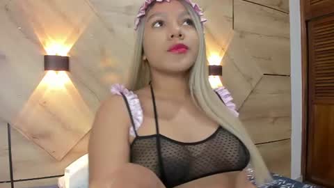 miablonde1 online show from July 18, 11:01 am