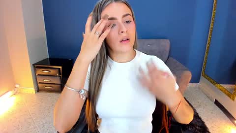 MiaCarper online show from January 27, 12:01 am