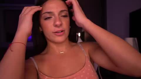 Mia online show from June 15, 3:09 am