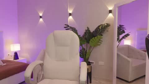 Mia Gomez online show from November 11, 1:57 pm