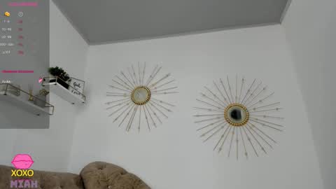 Miah Collins online show from December 22, 7:31 pm