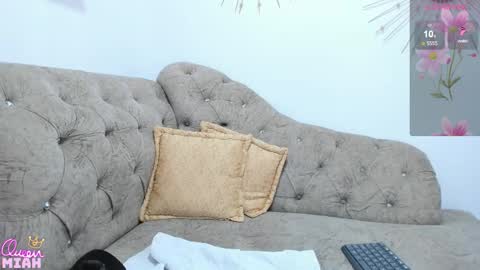 Miah Collins online show from March 13, 9:18 pm