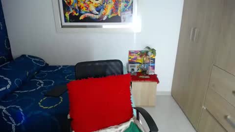 miajoseph_ online show from January 26, 7:10 am