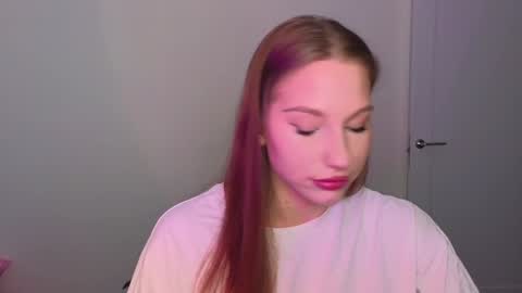 milanaaaa online show from February 7, 8:42 pm