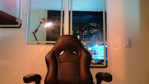 mialovelyn online show from April 10, 10:25 pm