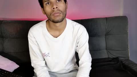 Mia online show from November 15, 7:04 pm