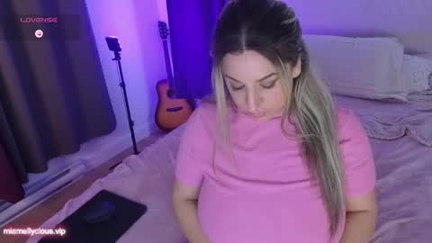 Mia Melly online show from December 15, 2:19 am