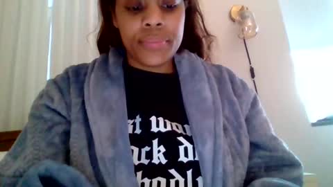 Snapshot of miamuffin8 chatting on January 6, 5:38 pm MiaMuffn online show from January 6, 5:38 pm