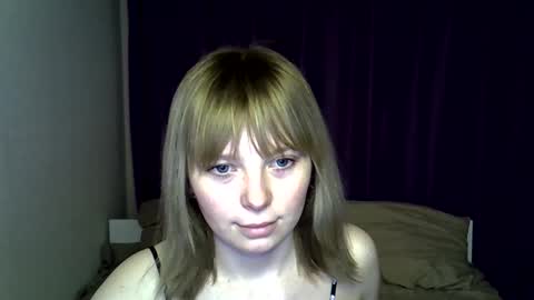 Mia online show from March 25, 7:31 pm