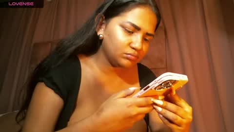 miasaandovaal 22 online show from May 7, 9:43 pm