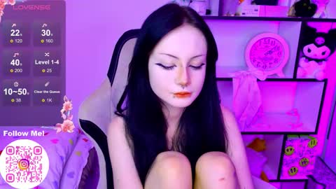 Mia  online show from December 4, 8:19 pm