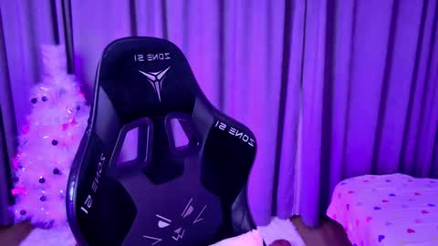 Mia  online show from January 5, 5:27 pm