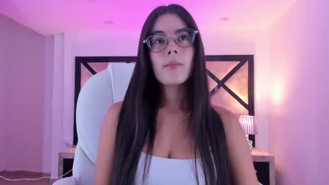 Mia online show from February 25, 8:42 pm