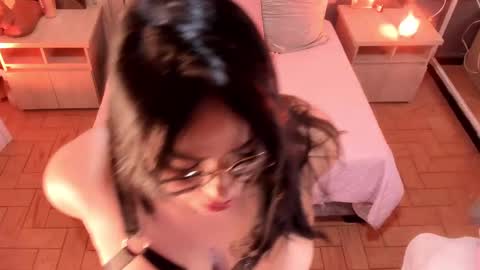 Mia online show from March 5, 7:49 pm