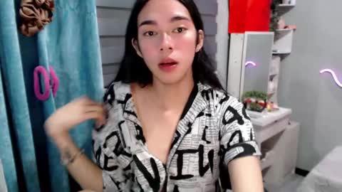 Mia online show from May 31, 6:53 pm