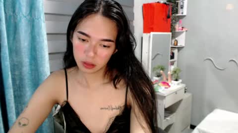 Mia online show from May 13, 5:11 pm