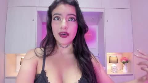 miaturnerr_ online show from April 30, 4:17 am