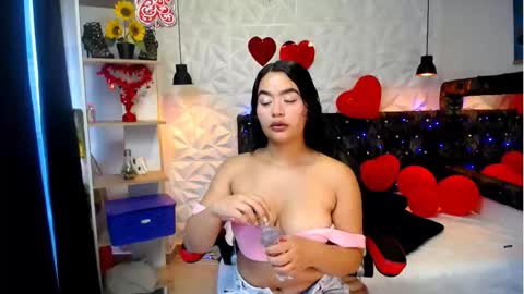 mia online show from February 18, 12:27 pm