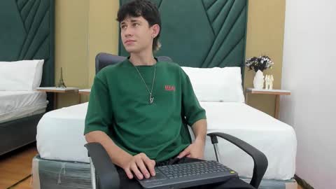 Michael online show from March 18, 7:53 pm