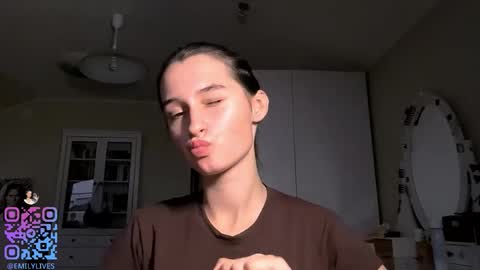 Emily online show from October 19, 2:22 pm