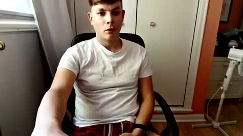 michaeltwinkboy online show from July 12, 2:20 pm