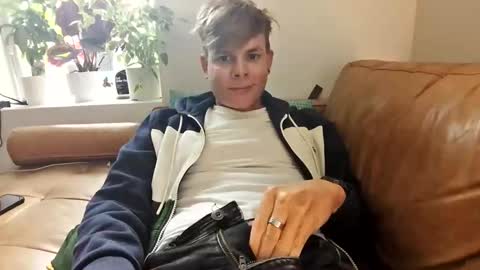 michaeltwinkboy online show from March 27, 7:59 pm