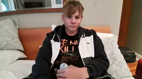 michaeltwinkboy online show from April 4, 1:12 am