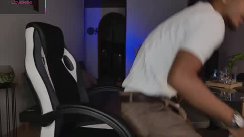 michel g22 online show from February 17, 12:42 am