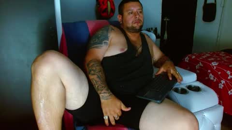 Snapshot of michell_myers chatting on February 18, 8:03 pm michell_myers online show from February 18, 8:03 pm