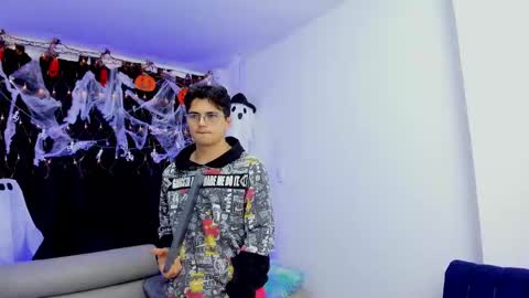LILY AND MICHAEL online show from October 26, 4:46 am