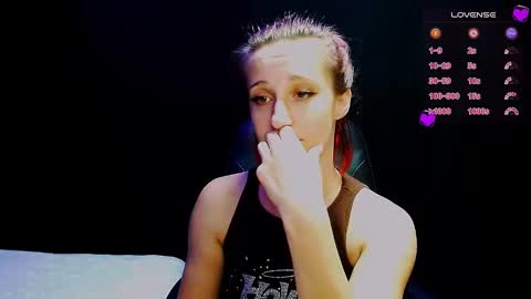 Snapshot of michelleevie chatting on December 5, 6:26 am Agatha online show from December 5, 6:26 am