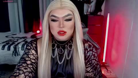 Snapshot of michellevixen921 chatting on September 26, 6:10 am Michelle online show from September 26, 6:10 am