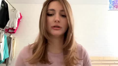 Jenny online show from April 22, 1:51 pm