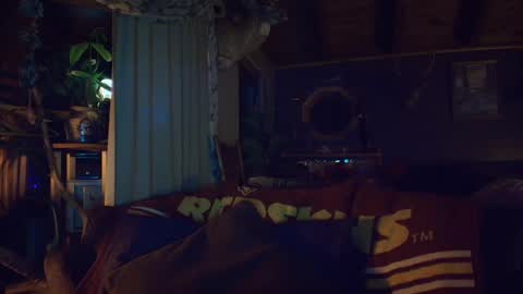 Hey Mickey online show from December 19, 2:01 am