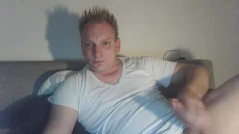 mickkxl online show from November 17, 12:30 pm