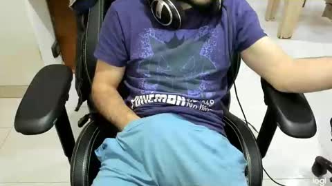 microfama00 online show from February 12, 7:23 am