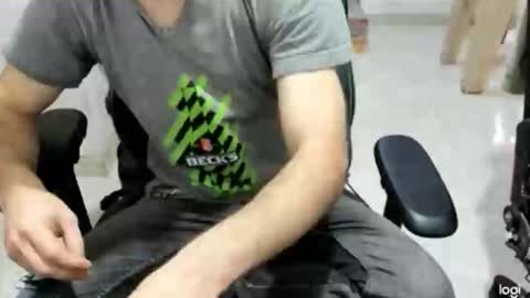 microfama00 online show from February 9, 8:07 am