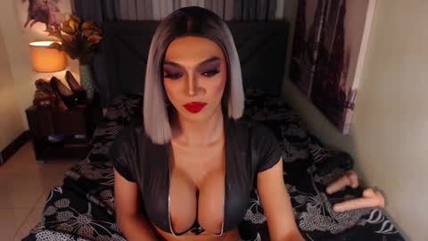 Snapshot of midnightscentxx chatting on January 19, 9:01 am KATE online show from January 19, 9:01 am