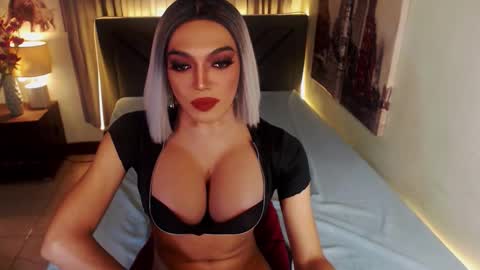 Snapshot of midnightscentxx chatting on September 24, 7:26 am KATE online show from September 24, 7:26 am