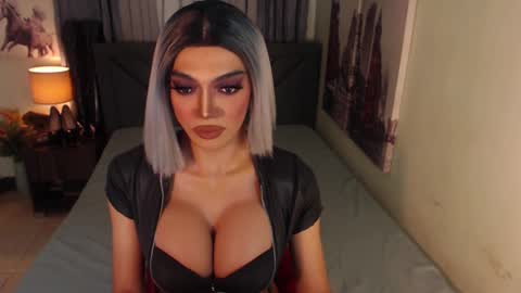 Snapshot of midnightscentxx chatting on February 1, 6:32 am KATE online show from February 1, 6:32 am